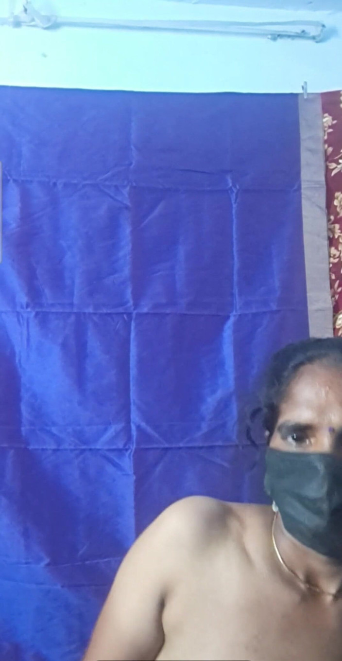 Jayaselvi: Indische Tamil dorpstante volledig lichaam naakt videogesprek