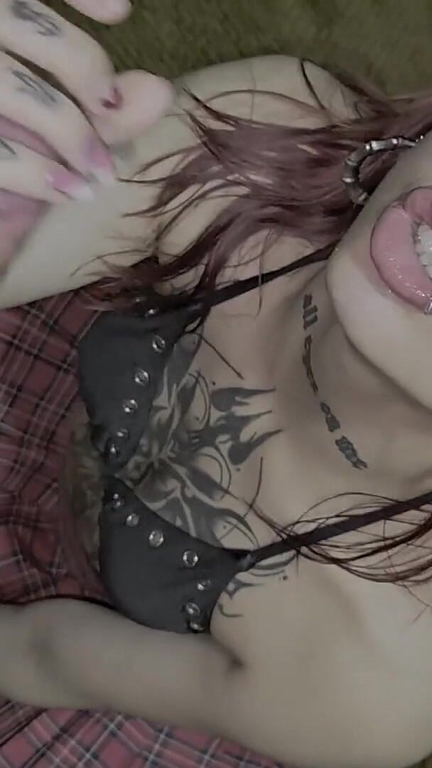 Calientehubxxx: My Step Aunt Is Mad