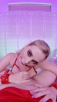 Gorąca dziewczyna Blake Blossom uwielbia ssie twojego penisa