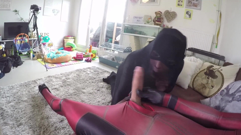 Nylon Xtreme: 캣우먼 젠타이 죄수의 나일론 encasement 고치
