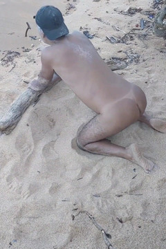 Ladysilvas: Ladysilva en la playa quitándose el bikini para lucir su...