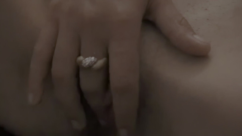 My real dirty life: 열성적인 여자가 사무실에서 자위한다