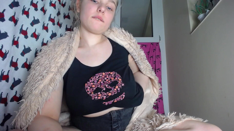 JuiceLussie: Very Big Natural Boobs