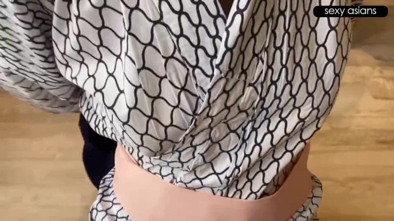 The Sexual Issues: Kanazawa'lı 28 yaşındaki evli üvey anne kimsenin beklemediği bir tarafa saklandı 1.