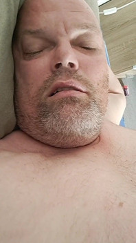 그 년은 점점 더 악화되고 있어