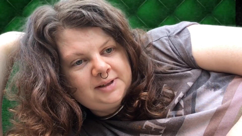 Ari Kajira: Domme fixe ta punition BBW
