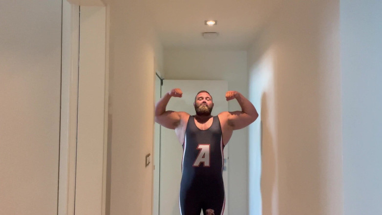 Jack stacked: बड़े मांसल आदमी के पास आपके साथ अपना रास्ता है! कमशॉट एंडिंग