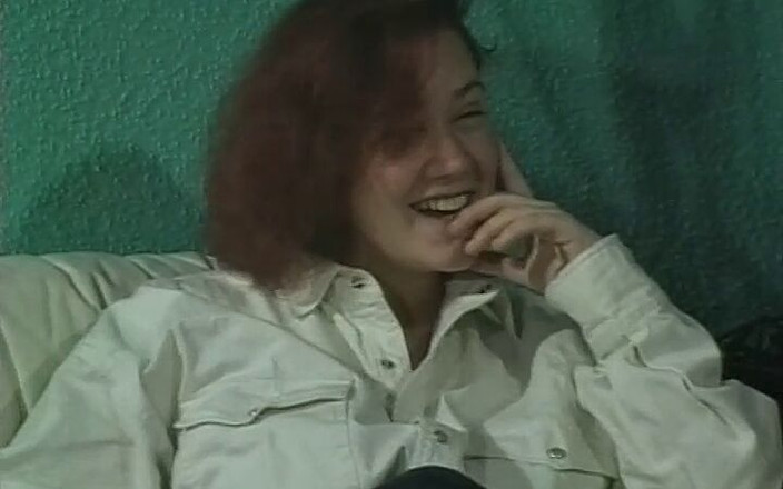 Strassenflirts by Magmafilm: Tuổi teen dễ thương âu yếm với bộ ngực khổng lồ...