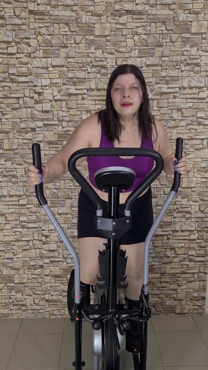 Alice H: Schweißfetisch-training