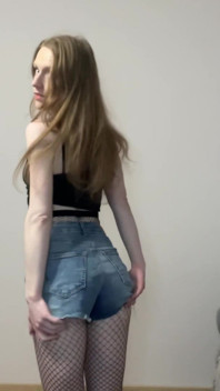 Strip-tease Et Doigtage Avec Des Filets De Pêche