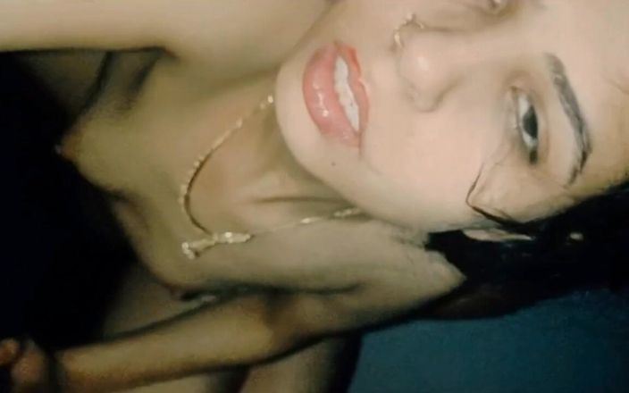 Hot Sis: Seks ganas adik tiriku yang super sange sama abang tirinya