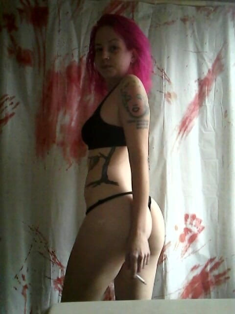 Lady Lazarus: Striptease pré-chuveiro 2