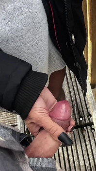 La teen tedesca per metà africana con tette piccole lia amalia viene scopata senza preservativo da un vecchio