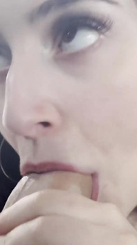 Je L’ai Sucé Dans Le Bus