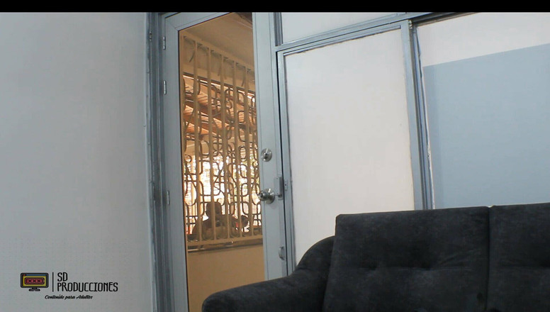 donato: Fahişe üvey kız kardeşimi ziyaret ediyorum ve sonunda onun lezzetli amını...