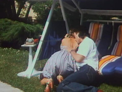 Java Consulting: Levrette classique au bord de la piscine ! (première scène, 8m26)