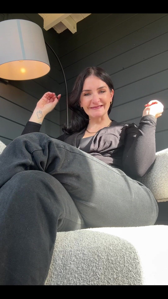 Adreena Winters: ครบกําหนดภาษีควยเล็ก!