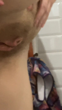 Je m’amuse avec une MILF en lactation