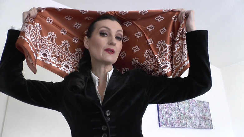 Lady Victoria Valente: Sfilata di moda con velo elegante, lucido in raso joi,...