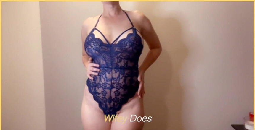 Wifey Does: Sexy blue jednodílné spodní prádlo