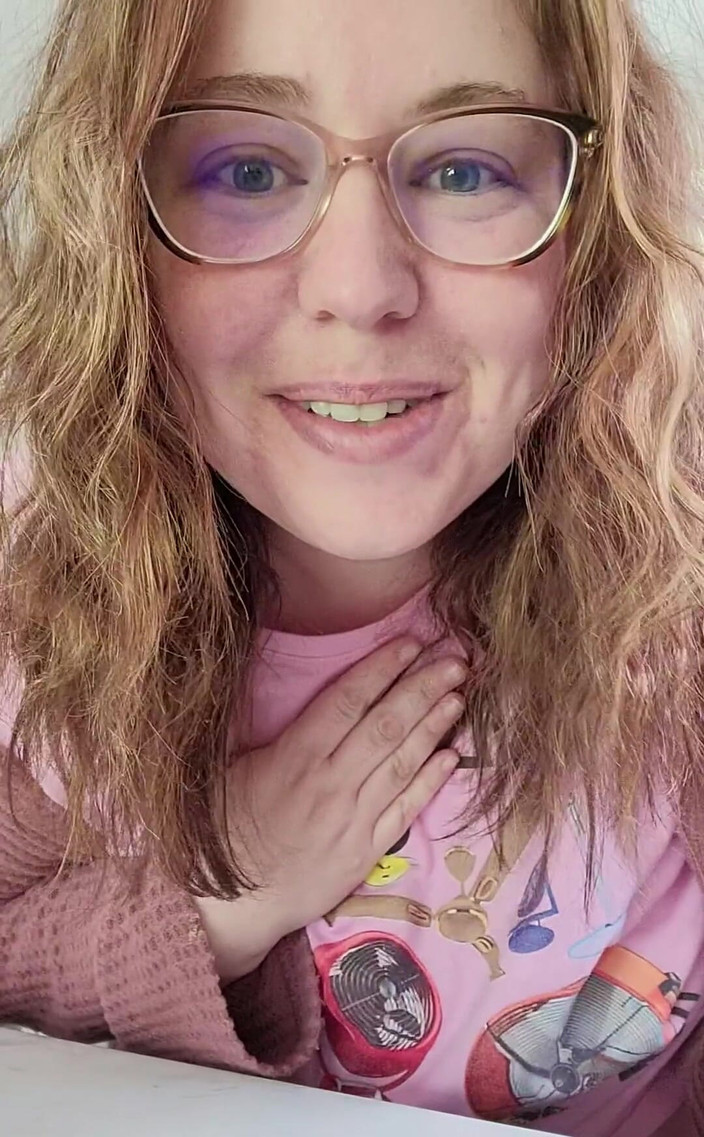 KinkyKatie: Je suis tellement excitée à ce sujet ! C’est les petites choses,...