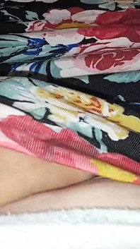 Ich spioniere meine jüngere stiefschweerin im badezimmer aus und wichse