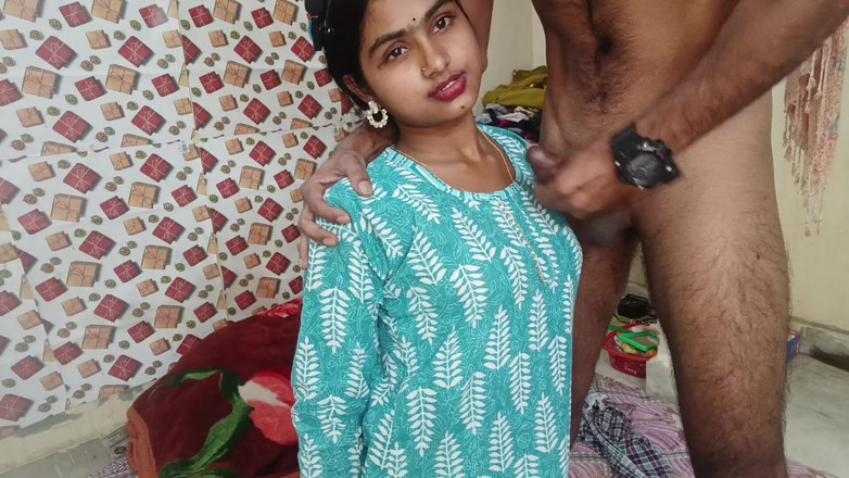 AmpleOunce283: Desi salwar moglie pompino e sega - sborra su vestiti e...