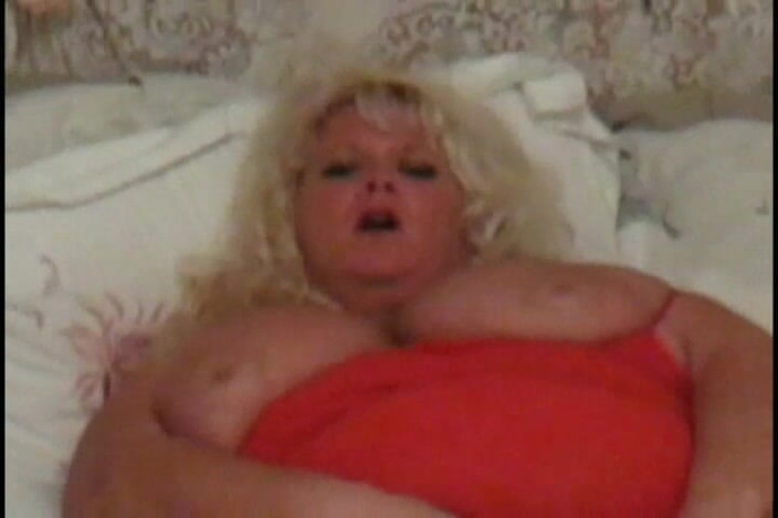 BBW Bad Girls: BBW Bad Girls: More BBW Pussy Play in Red