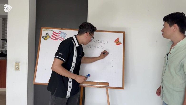 kikemerengues: Přišla jsem pozdě do třídy, protože jsem sála ptáky ve...