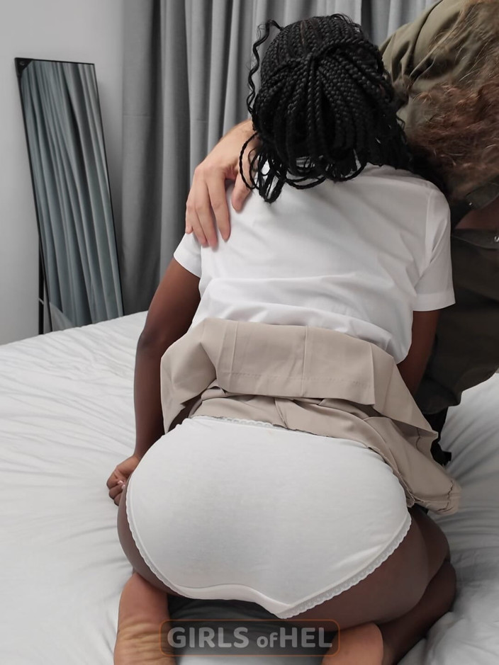 Girls of Hel: Mia di Hel sceglie il suo plug anale di metallo -...