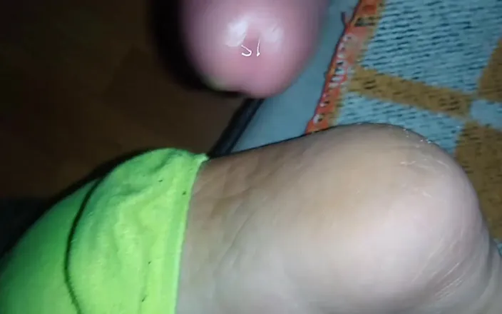 Sekretny666: Woke Her up and Cum on Her Smiley Face