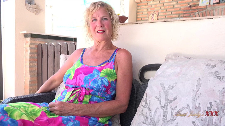 Aunt Judy's XXX: Procace matura miLF signora succhia il tuo cazzo in vacanza (punto...