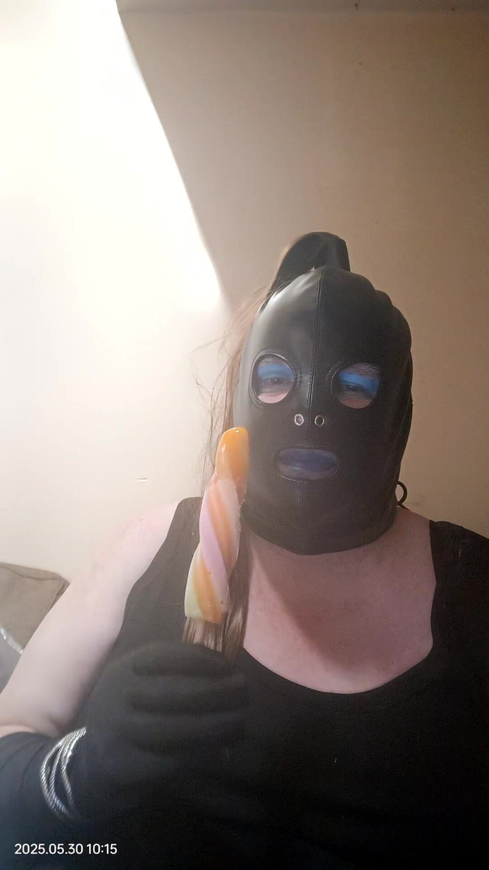 Stephanie-Nicole-TV: Sucking an Ice Lolly and Talking About a Drive in...