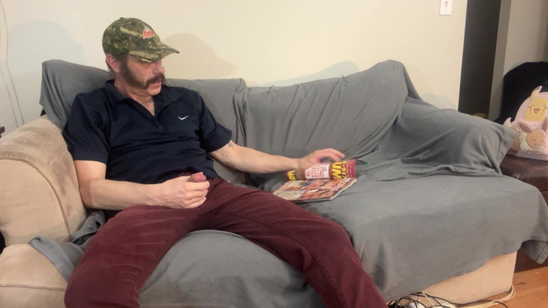 EmoDream1998: Step Daughter Catches Step-dad Wanking It to Porno Mag