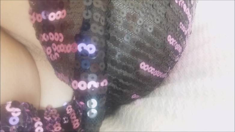 savannahamatoriale: The horny girl enjoys and moans like a kitten