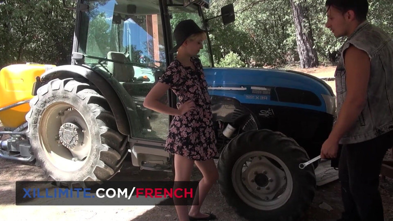 French girls at work: Sexo en el campo con un granjero