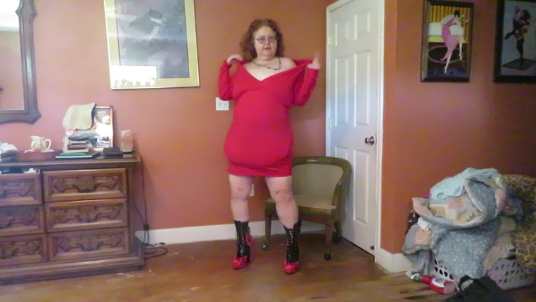 BBW nurse Vicki adventures with friends: 赤いドレスと燃えるようなブーツパート1からストリップいじめ