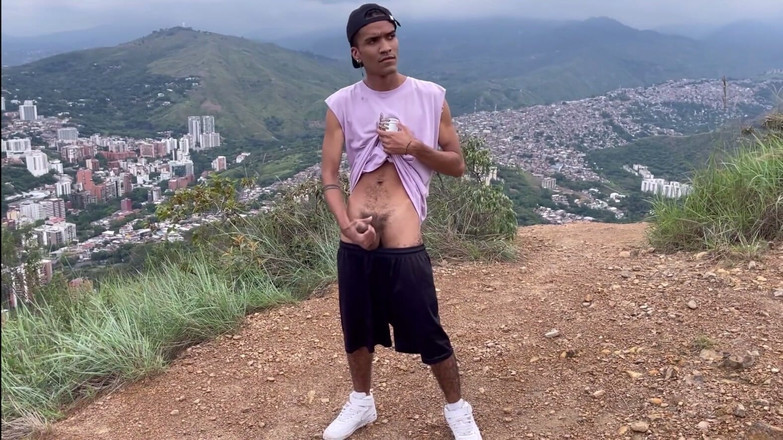 vergar4_daviid: Njuter av utomhus halm