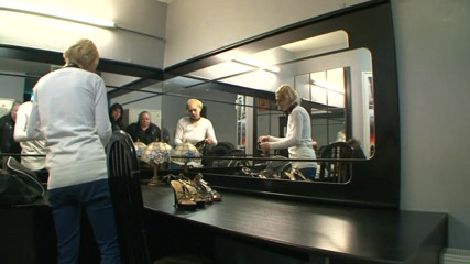 Absolute BDSM films - The original: Umiliante ditalino allungando il culo