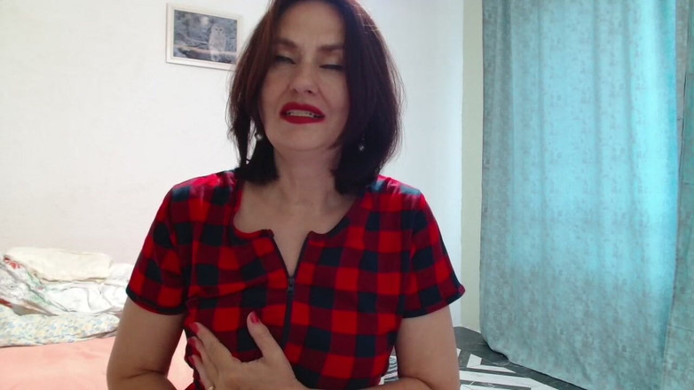 ANGELA_LADY: Нежные прикосновения сисек и стонов довели милфу до оргазма под столом