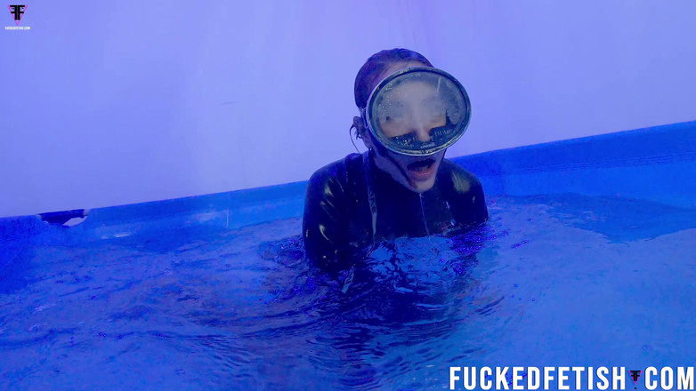 Fucked fetish: Sattira Diving Dream Co2 호흡 훈련 쿨 풀룸 Neop