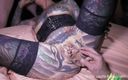 Club Express: Gangbang met full body getatoeëerde milf Cleo in de Fornica...