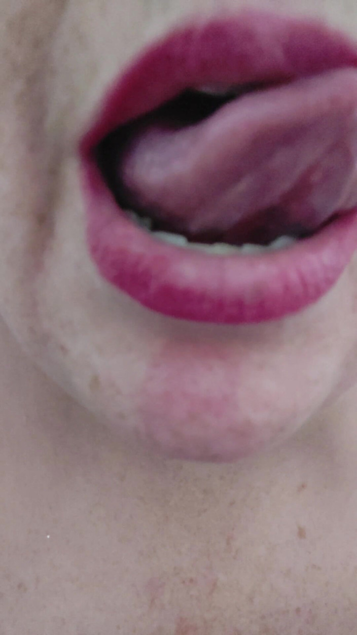AngYourDirtyCanadian: Some Mouth Togue and Teeth
