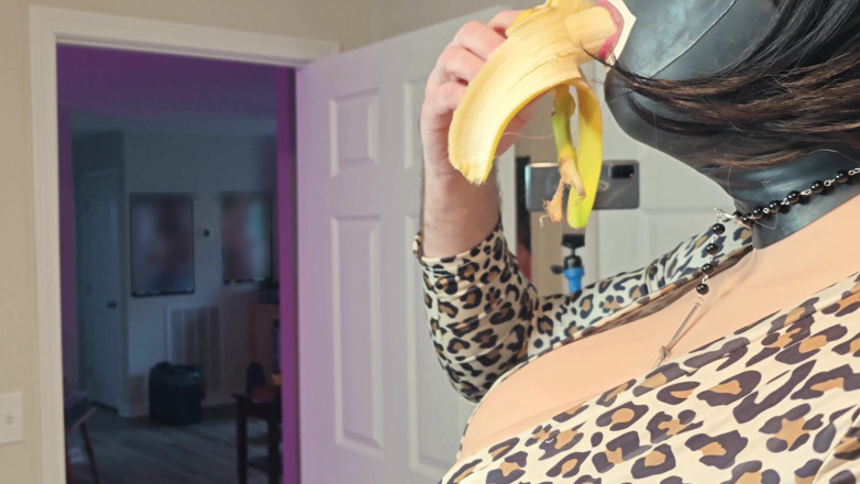 Jon Screcrow: Gigantische neptieten travestiet diep in keel een banaan