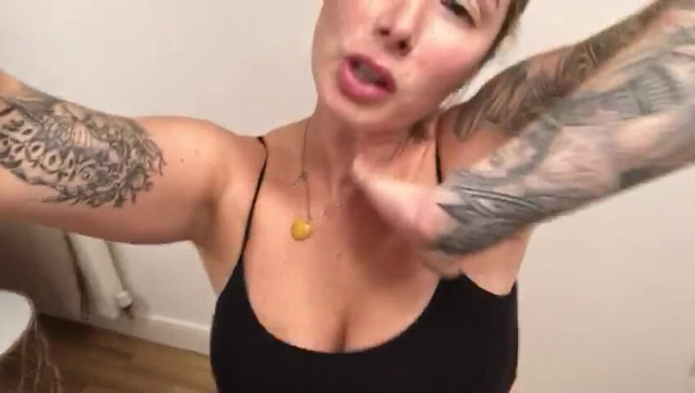 Paige Turnah: For All You Legs and Feet Lovers