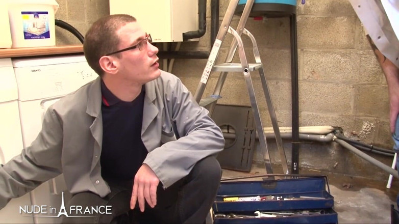 Nude in France: Chuda czarna dziwka z wysp zostaje ostro podwójnie penetrowana przez...