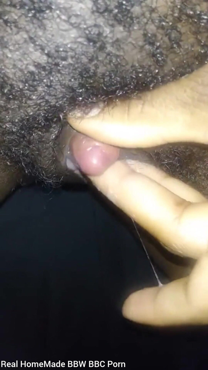 Super sexy ebony cuties: Крупним планом гладить мій великий клітор, волохата мокра пизда