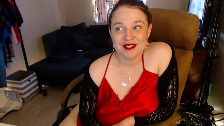Mistress Michella Marijuana: Conversation sexy en satin avec une culotte en coton