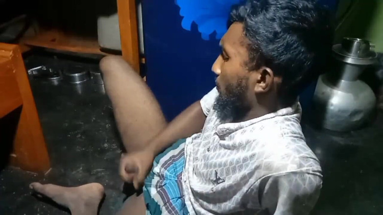 Gay sex video 1: Masturbace sexy indického chlapce
