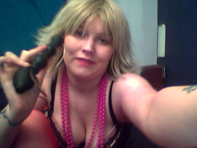 MissFFW: Používám v kundě nafukovací anální kolík